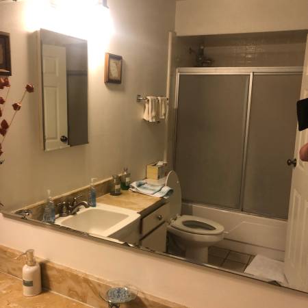 $800 / 1br - 100ft2 - Room for rent (Simi valley)63800496964739122