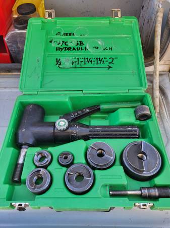 Greenlee hydraulic knockout set 1