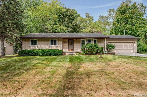 Make it yours! Pending in Orion Charter Township. 3 Beds, 1 Baths 1