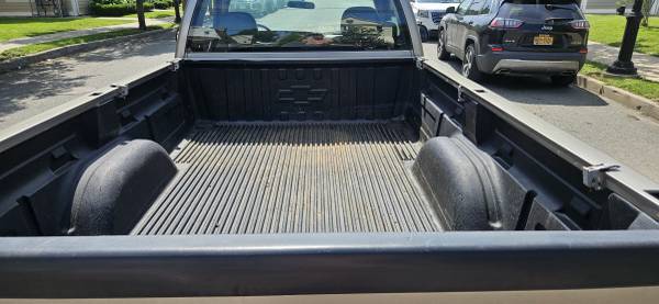 CHEVY SILVERADO ANTIGUO  PICKUP DE TAMAÑO COMPLETO CON CAMA DE 8 PIES $2999 - $2,999 (Staten Island)63614720043011124