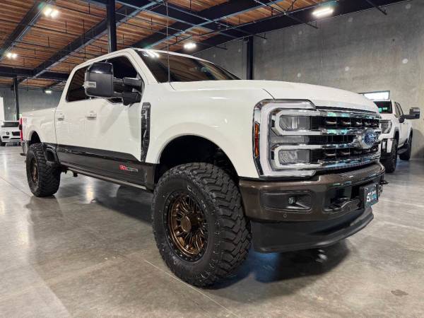 2024 Ford F-350 Super Duty Diésel 4x4 4WD Camioneta F350 King Ranch 4 puertas C - $81,900 (Platinum Motors Corp)63442112928385124