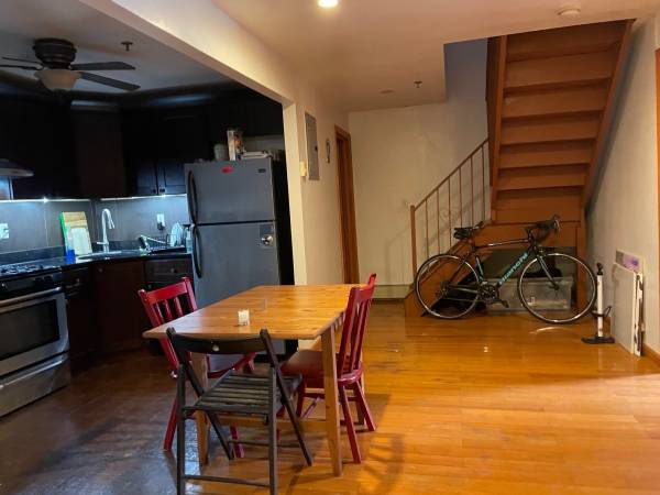 $1,300 / 4br - Habitación dúplex en Willliamsburg - (Línea L del tren Lorimer) Mudanza el 1/1/2026 (Williamsburg)63949685761282124