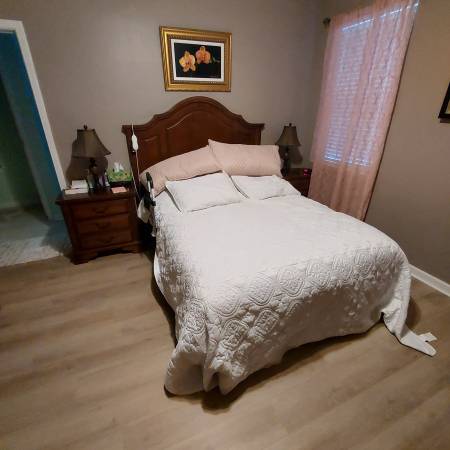 Queen bed 1
