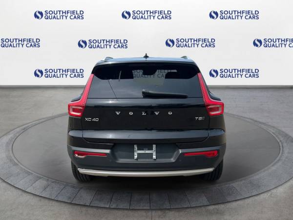 2021 Volvo XC40 Momentum SUV Negro Piedra - $17,598 (LLAME AL 313-263-7351 PARA VER DISPONIBILIDAD)63470239307521124