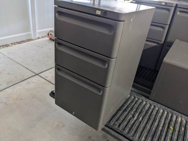 Herman Miller three drawer file cabinet - $95 (Cathedral City)62918312376321120