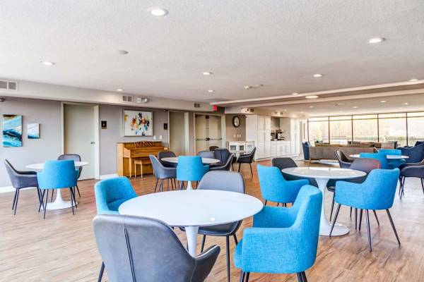 $1,630 / 2br - 1062ft2 - Large Closets, On-site Maintenance, Sky Lounge Room (110 E 1st St, Chaska, MN)63990232558467121