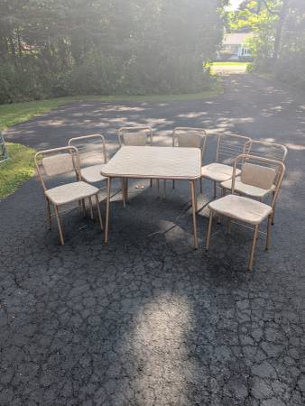 Vintage foldable table and chairs 1