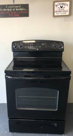 GE 30" GLASS TOP RANGE/BLACK - $399 (RICHLAND)62925978972673120
