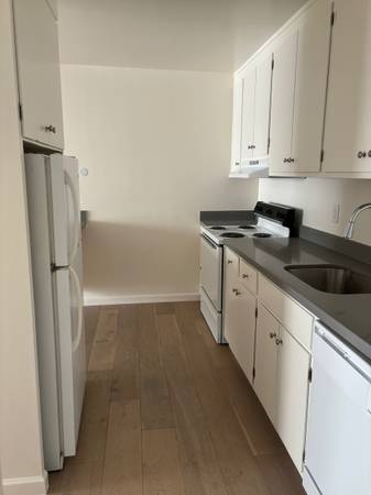 $2,050 / 1br - Beautiful 1BD w/ Private Balcony Near Lake Merritt! (oakland lake merritt / grand)63850426993025121