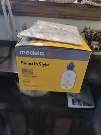 Medela - Pump In Style with MaxFlow 1