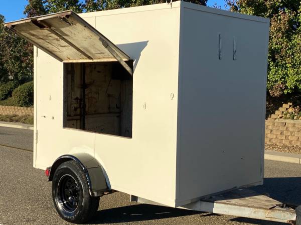2009 4x5x6  enclosed trailer 1