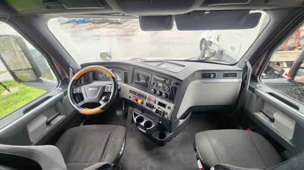 SEMI TRUCK FOR SALE !!!! - $49,000 (Houston)63622483523843124