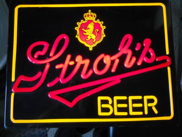 Stroh's beer lighted sign 1