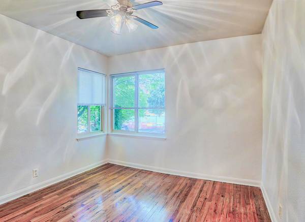 $1,350 / 1br - Distrito Hawthorne + Un dormitorio único - Estacionamiento fuera de la calle, autos compartidos (Distrito Hawthorne)63845979049857124