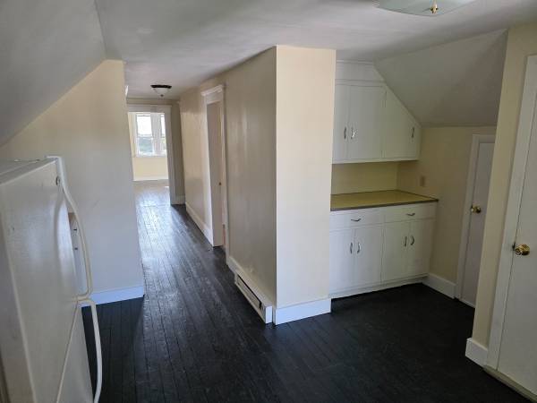 $1,250 / 2br - 950ft2 - Beautiful 3rd fl 2bd w/garage (Torrington)63945360851331124