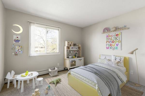 $1,599 / 2br - 990ft2 - Walk to Bus Line, Convenient Laundry Facilities, Indoor Swimming Pool (Ramsey County)64003960502274123