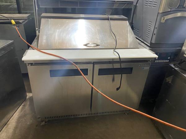 4 ft prep table refrigerator  /restaurant equipment 1