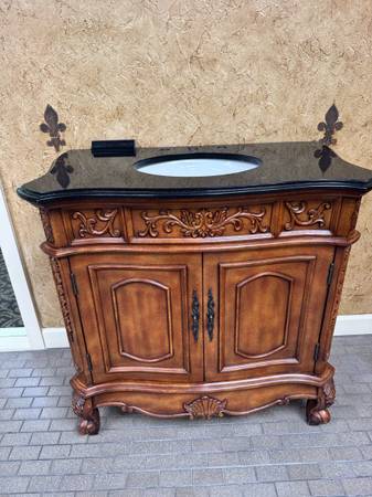 Misc. Vanities, some with mirrors, entry table 1