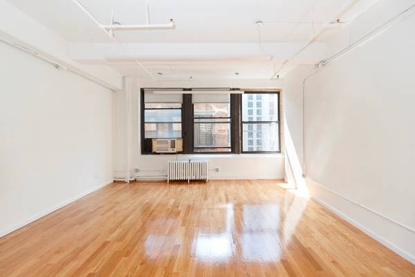 $3,273 / 1020ft2 - Chelsea Office Loft 1020 sf (Chelsea)63788856434051121