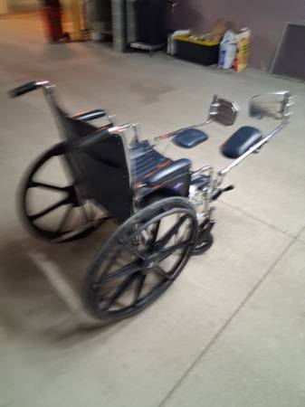Bariatric Wheelchair 22" w/lElevating Legs/Cushion 1