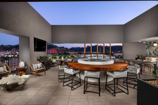 $2,676 / 1br - 701ft2 - Outdoor deck courtyards with BBQs, Versatile layouts (Grantville, Mission Valley,)63663837079939120