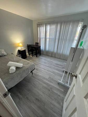 $650 Clearwater ROOM for a good vibe person (downtown clearwater)63991224671235121