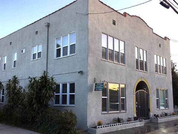 $750 / 1br - 584ft2 - ///Charming Renovated Studio Near Downtown Long Beach/// (Belmont Heights)63876482602241120