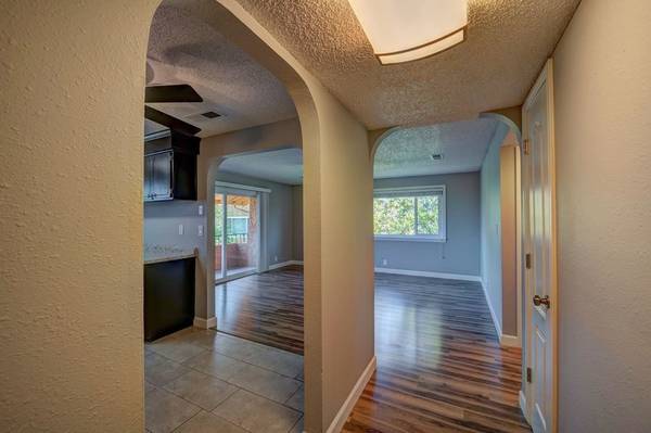 Redding 2bd 2ba Sparkling Pool And Spa - Room for Rent
