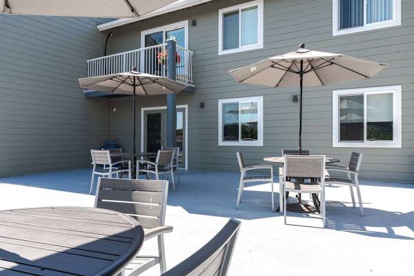 $1,414 / 2br - 2 BD, Bend OR, Elevator Serviced Building (611 NE Bellevue Drive, Bend, OR)63839294241795121