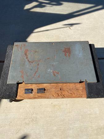 Vintage Delta 20” bandsaw. 1