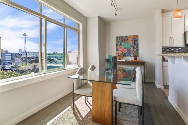 $3,995 / 3br - 1479ft2 - 6 month lease. Immaculate bright corner unit with city views! (Lake Union)63944964573059122