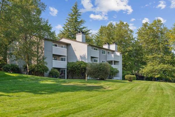 $2,693 / 2br - 968ft2 - Playground, Carport Parking, Dishwasher (7001 Old Redmond Rd, Redmond, WA)63934290421762124