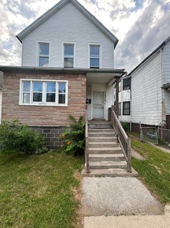 $2,000 / 3br - 3BR ( Utilities included ) (Chicago)63898732999043120