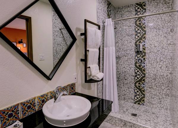 $399 / 1br - NEW LOW WEEKLY RATE! >>> Cable TV, Coffee, WiFi, Dogs OK* (South Sacramento)63844736120961124