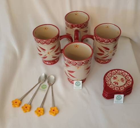 SET OF 4 OLD WORLD RED FLORAL TEMP-TATIONS by TARA 16 oz MUGS