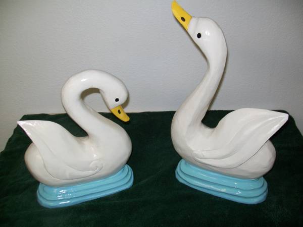 VINTAGE SWANS 1