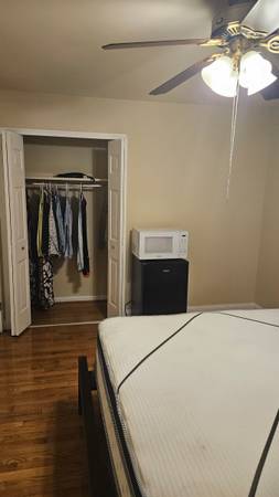 $850 / 1br - Mid size room (Burke)63895918636163120