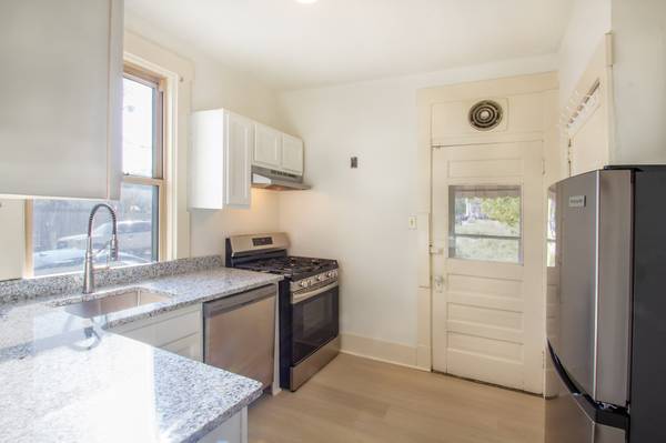 $1,699 / 2br - 1308ft2 - Newly Renovated Townhouse, Porch, Yard, Full Kitchen w/ DW, A/C (Regent Square - Frick Park - 132 S. Trenton Ave)64013203988353121