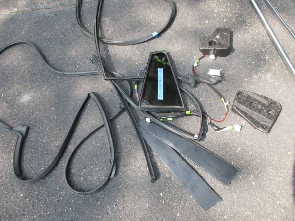 2014 Toyota Rav4 right side passenger door parts 1