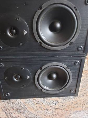 Altavoces Cerwin Vega de estantería - $110 (Encino)63436947883779121