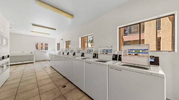$999 / 1br - 630ft2 - 1/BD 1/BA, Cable Ready, in Las Vegas NV (3890 Graphic Center Dr, Las Vegas, NV)63859499877633122