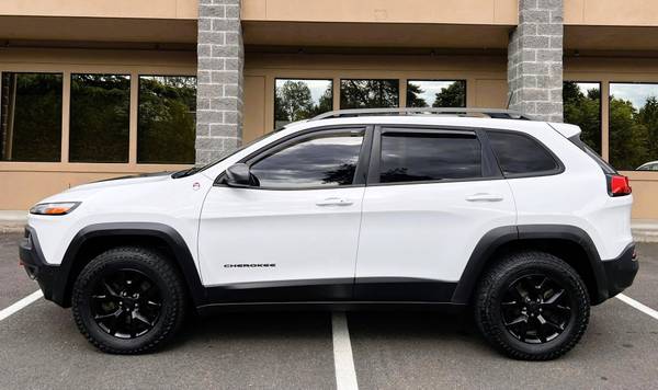 2016 Jeep Cherokee TrailHawk Sport - $11,99963623347733507122