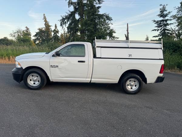 2014 Dodge Ram 1500 funciona excelente, 154,000 millas - $5,800 (Edgewood)63441727397891121