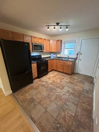 1 47 St Mary St - AVAILABLE JUNE 1st, 2026 1