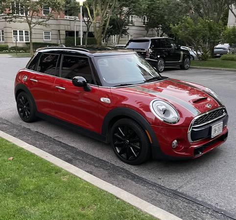 2016 Mini Cooper S 4-door Fully Loaded 5spd Red/Blk - $9,500 (Battery Park)63654723704835120