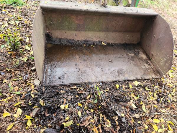 John Deere Bucket/Scoop JD 47 - $600 (Boring)63471431135619121