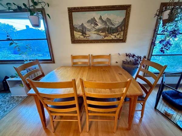 Free Table with 6 chairs 1