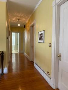 $1,350 / 1br - Habitación amueblada con baño privado, todo incluido, fácil acceso a Boston (East Newton)63620394650371124