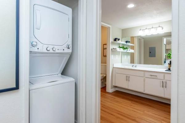 $2,199 / 1br - 628ft2 - Pantry, Acres of Open Spaces, Breakfast Bar (18414 W. Jakes Way, Canyon Country, CA)63857623738243121