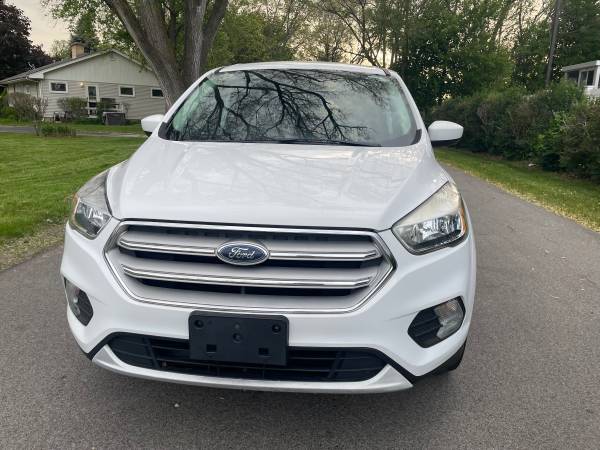 Escape Ford 2019 (1 dueño/condición EX/Kilometraje bajo/Guardado en garaje) - $10,900 (Frontera WI/IL)63470432256641123